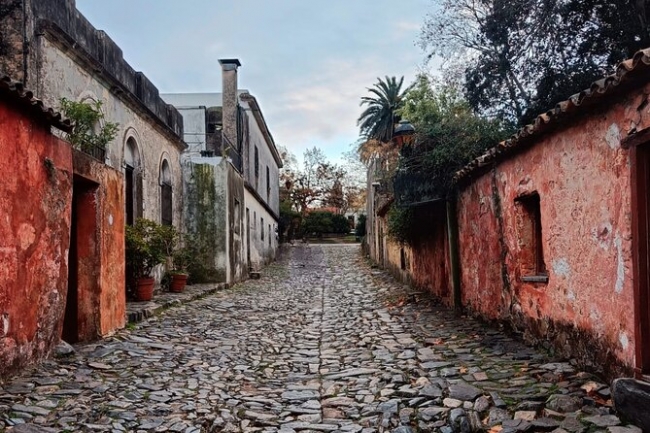 DAY TOUR COLONIA